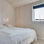 Hubert - 150m From The Sea By Interhome