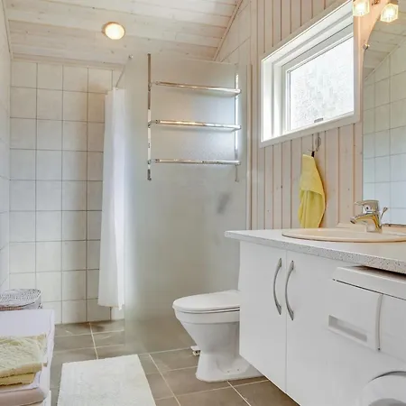 Hubert - 150m From The Sea By Interhome Semesterbostad