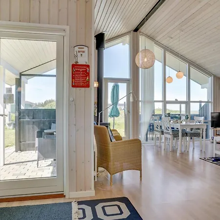 Hubert - 150m From The Sea By Interhome Semesterbostad *